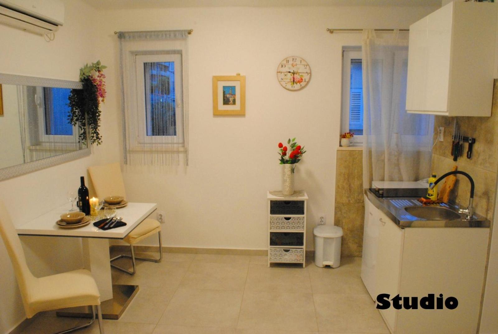 Sunshower Apartment And Studio Split Bagian luar foto