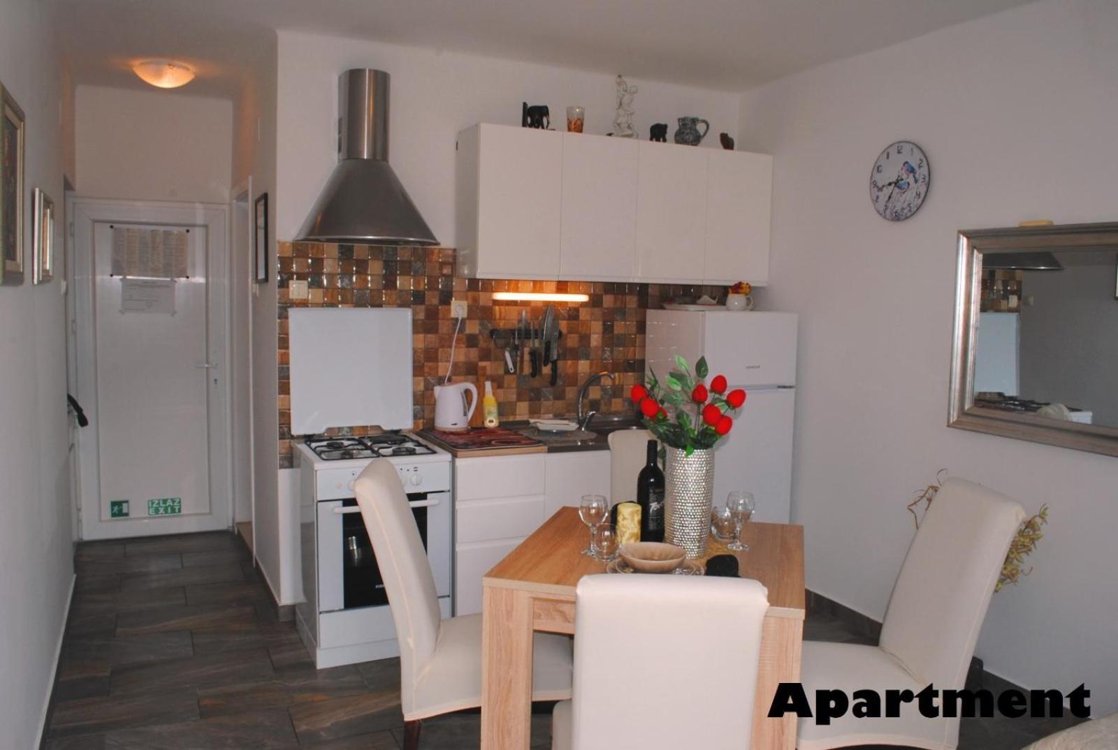 Sunshower Apartment And Studio Split Bagian luar foto